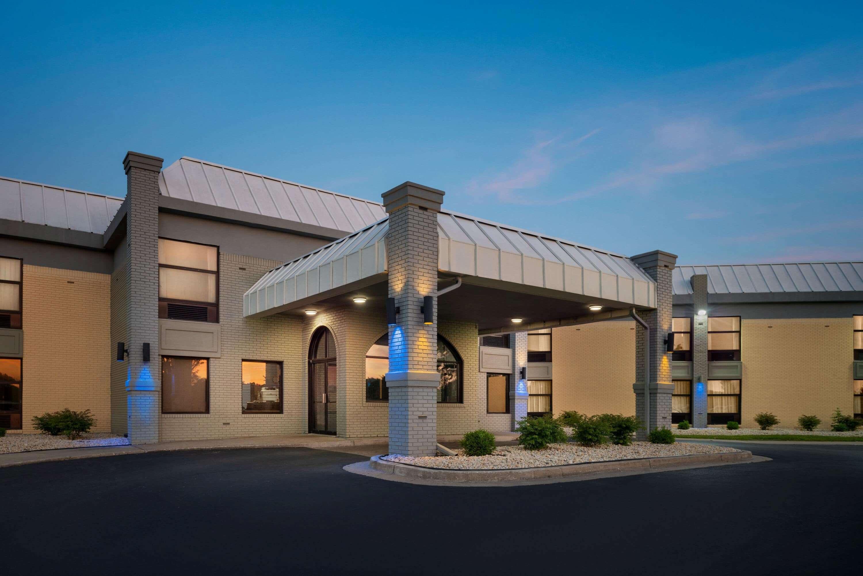 Days Inn & Suites By Wyndham Merrillville Exterior foto